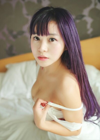 著名SG小孽:寻求转型 担心老公只喜欢我的胸