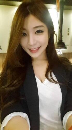 谁还旷课?韩国“最美教师”竟是美女主播