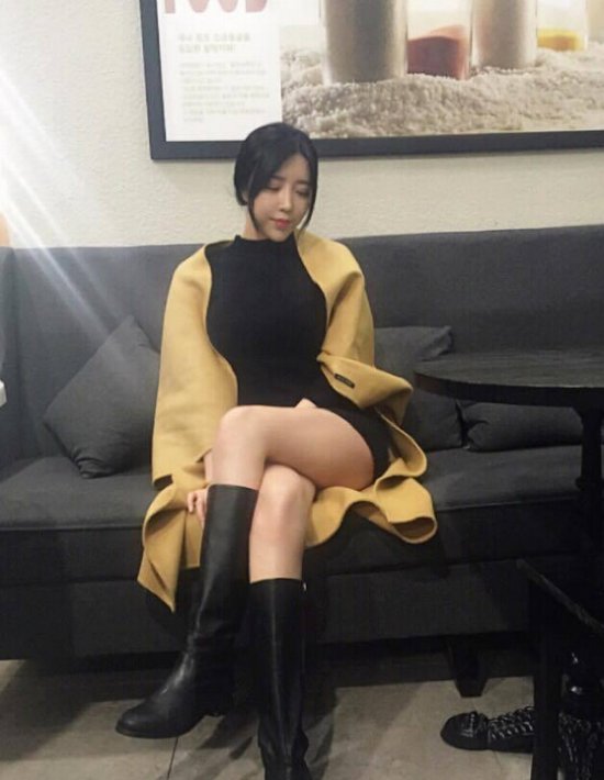 韩国女主播米娜晒新照：你胸大你先说