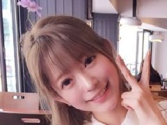 韩国第一美女Yurisa最新素颜照玩头上长花