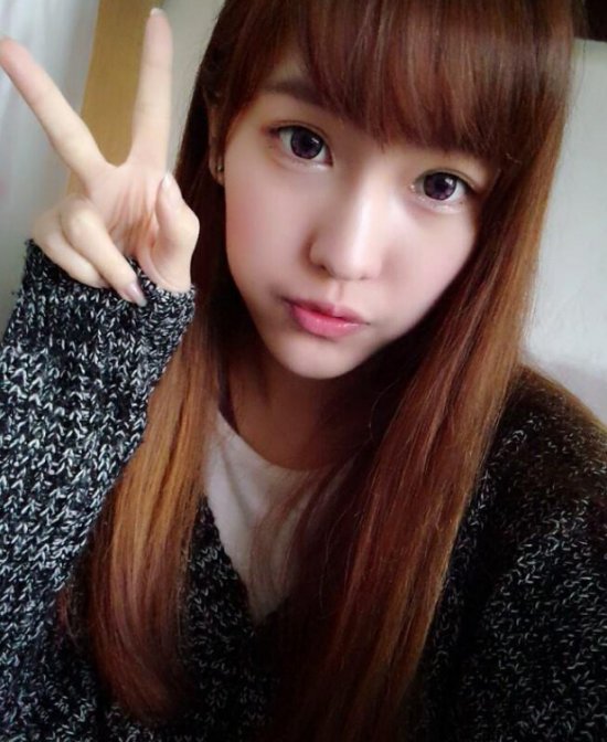 台湾18岁美女主播私照曝光 LOL超凡大师段位