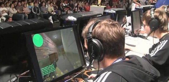 被尘封的电竞史：韩国曾与暴雪刚正面