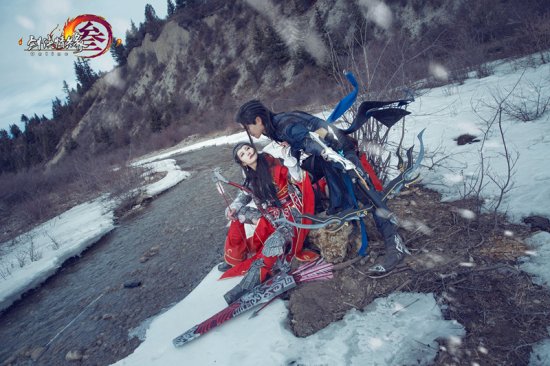 《剑网3》玩家创意婚照 策唐COS再现追爱历程