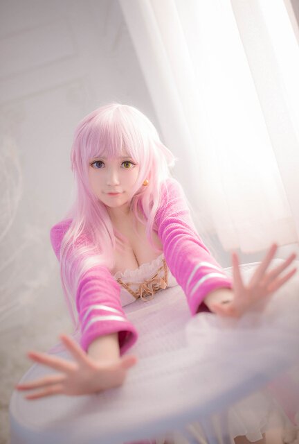 粉嫩少女惊艳深沟 COS傻白甜猫娘Neko