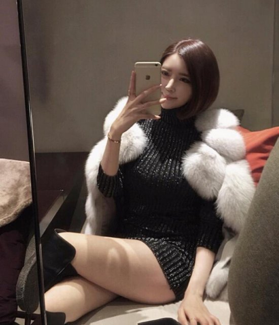 韩国女主播米娜晒新照：你胸大你先说