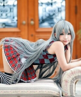 一周大师级游戏COS赏:美女爱穿制服