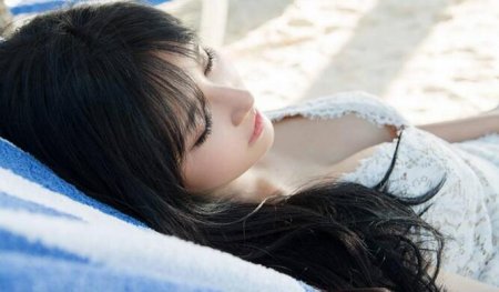 韩国人气车模韩佳恩:颜值爆表 乳量惊人!