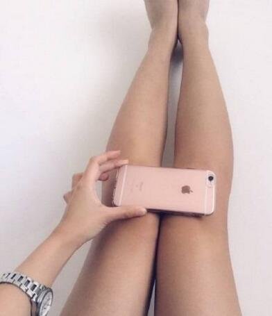 【轻松一刻】现在又流行iPhone6腿!