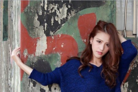 玩LOL竟然被气哭? 台湾校花私照流出