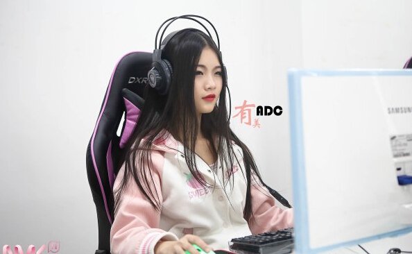 颜值高还有实力的女子战队 游戏电竞就看她们了