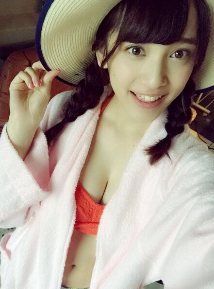 19岁萌妹都丸纱也华湿身薄纱写真 全露F罩杯