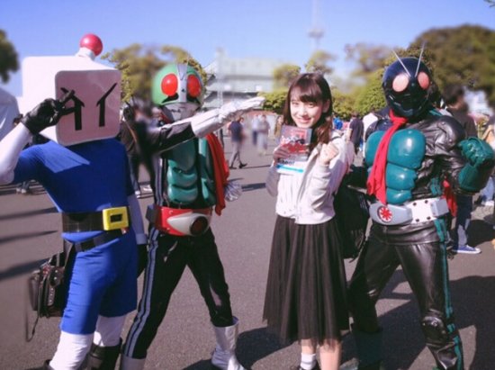 19岁萌妹都丸纱也华湿身薄纱写真 全露F罩杯